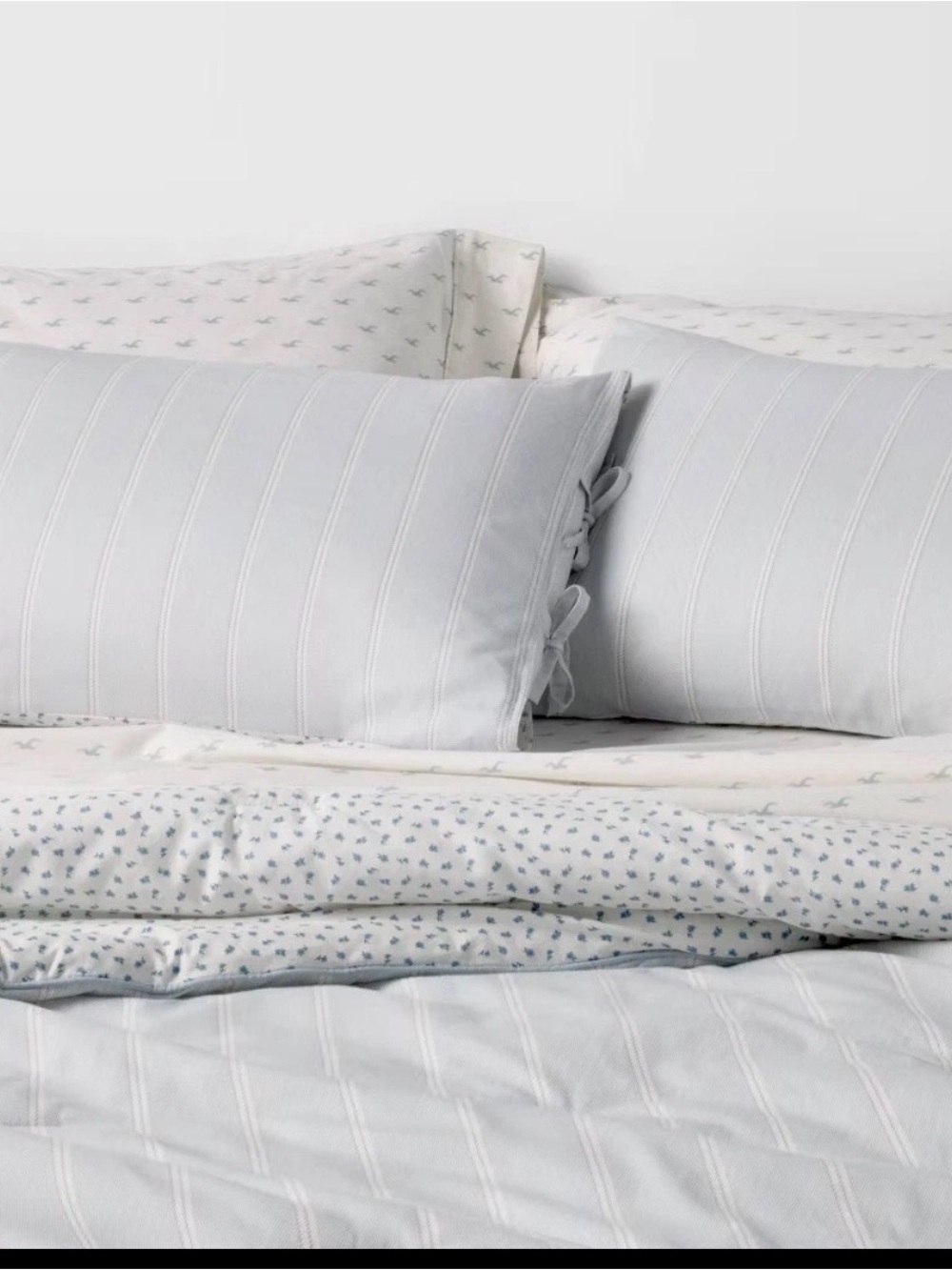 NWT TWIN \ TWINXL Hollister Target Percale Patchwork Comforter Set Floral Blue